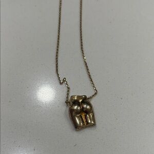 Chic Gold-Tone Pendant Necklace